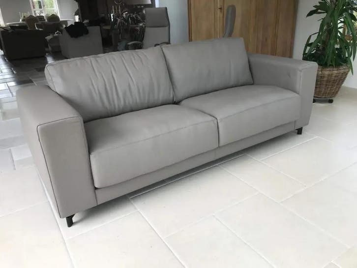 3-zits bank met stalen poten - bruin leer, Antiek en Kunst, Antiek | Meubels | Stoelen en Sofa's, Ophalen of Verzenden