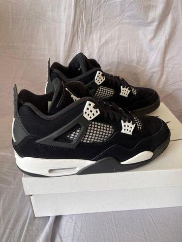 Air Jordan - Air Jordan 4 - Sneakers - Maat: EU 45 - Nieuw
