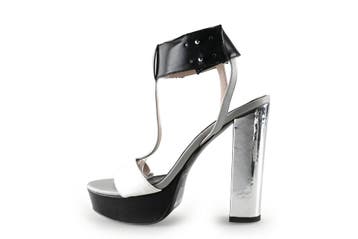 V 1969 Italia Sandalen in maat 39 Wit, Kleding | Dames, Verzenden, Wit, Sandalen of Muiltjes, V 1969 Italia
