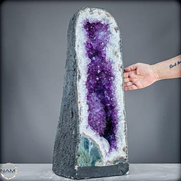 Prachtige amethistdruse met calciet – 40 kg natuurlijke