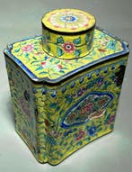 Geel geëmailleerde theepot met bloemendecor (verkocht zonder