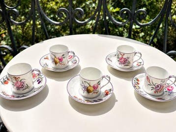 5 Coffee Cups and 5 Saucers – Mennecy-Villeroy Style –