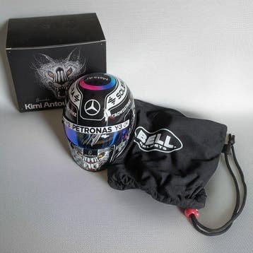 Mercedes - Gp Suzuka 2026 - kimi Antonelli - 2026 - Helm op