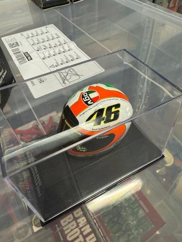 Minichamps 1:8 - Voiture miniature - Helmet Valentino Rossi