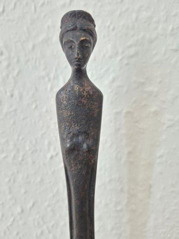 Etruskische Weibliche Gottheit - Kunstgiesserei Strassacker