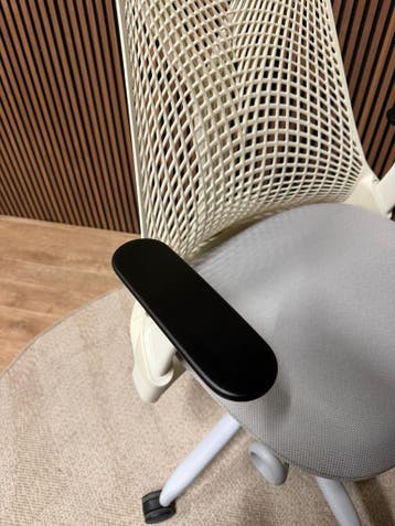 Refurbished Herman Miller Sayl White - 5 Jaar Garantie, Verzenden, Wit, Zo goed als nieuw, Bureaustoel