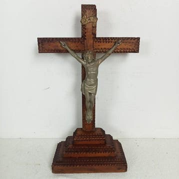Crucifix - Bois, Métal - 1943 - Tramp Art - 42 cm