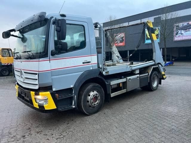 Veiling: Vrachtwagen Mercedes-Benz 1327 Diesel 2016 met Port, Autos, Camions, Enlèvement