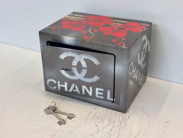 Rob VanMore - Chanel Vault