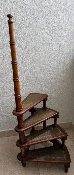 Trapje - Notenhouten, Leder - Bibliotheek trap, Antiek en Kunst