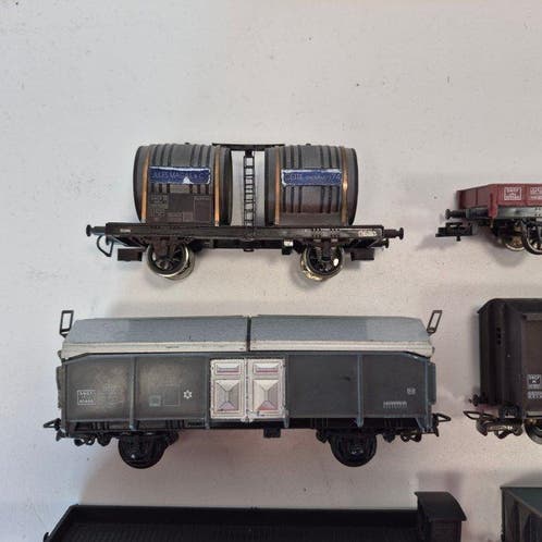 Märklin H0 - 4410/4460 - Wagon de marchandises pour trains miniatures (8) - Huit wagons couverts