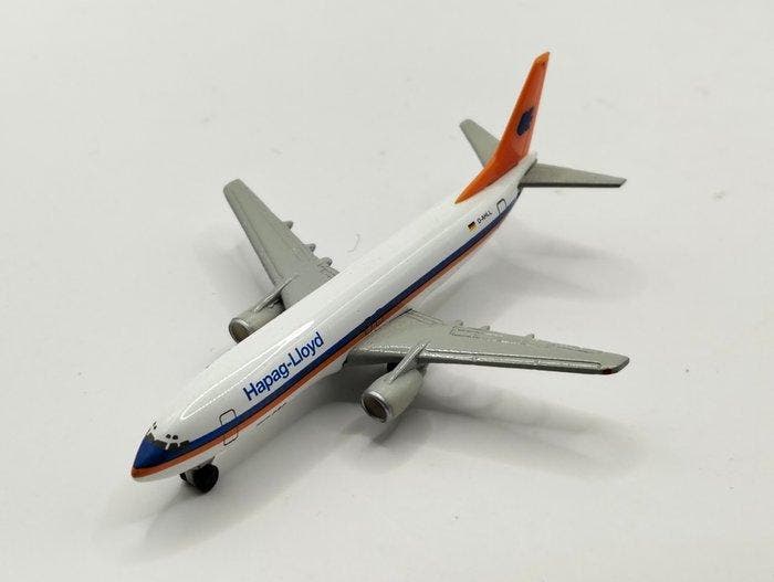 Herpa Wings 1:500 - Modelvliegtuig - Vier vliegtuig Boeing, Antiquités & Art, Antiquités | Assiettes décoratives & Carrelages