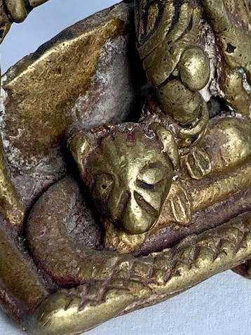 Een devotionele figuur die Mahisuramardin afbeeldt,
