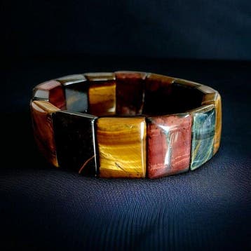 Veelkleurige tijgeroog-armband. Natuurlijke stenen. Montage, Verzamelen