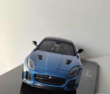 IXO 1:43 - Modelauto - Jaguar F-Type SVR