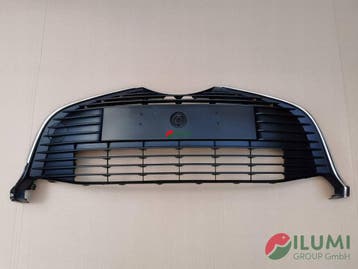 Toyota Yaris III Lift 14-17 grille voorkant 53102-0D040, Auto-onderdelen, Verzenden, Gebruikt