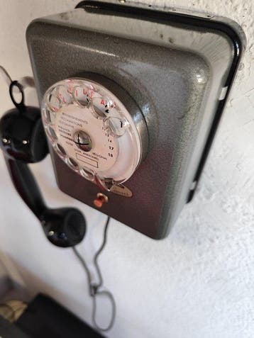 Télic - Analoge telefoon - industrieel wandklok met