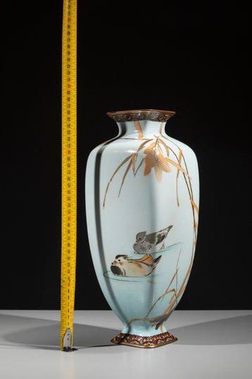 Vaas - Emaille, Een elegante Shippo () cloisonné