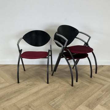 Vepa Alpine vergaderstoel / stapelstoel, rood - antraciet, Huis en Inrichting, Stoelen, Gebruikt, Zwart, Stof, Eén