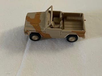 Véhicule militaire miniature (13) - voitures et camions
