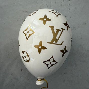 MVR (XX) - Louis Vuitton Ceramic Balloon (White / Gold), Antiek en Kunst