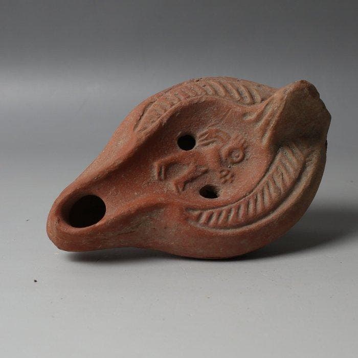 Oud-Romeins Terracotta Olielamp, Type Atlante IV - Bonifay, Verzamelen, Mineralen en Fossielen