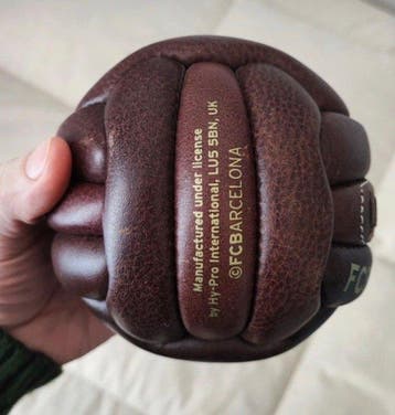 Vintage leren voetbal, Nieuw