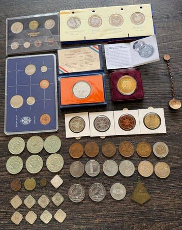 Nederland. 1920-2000 : gevarieerd lot met 44 (steden- en
