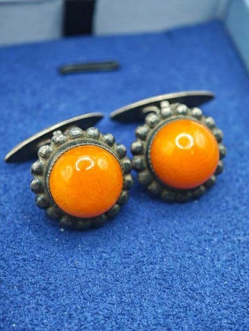 Oud Baltisch boterkleurige barnsteen manchetknopen zilver