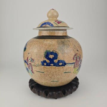 Pot (2) - Porselein - Ongewone Famille Rose-pot