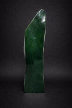 Premium nefrietjade vrije-vormsculptuur – Schoon, gedurfd en, Verzamelen