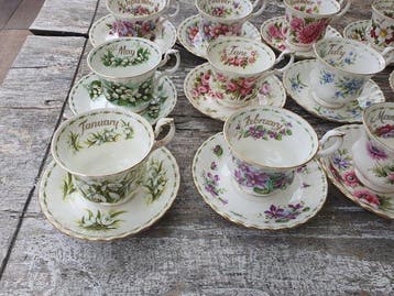Royal Albert - Tafelservies (12) - Flower of the Month