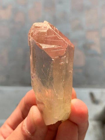 Kunziet Kristal - Hoogte: 60 mm - Breedte: 25 mm - 55 g -