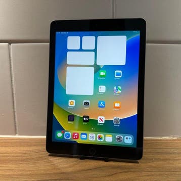 Apple iPad (5th Generation) 128GB Wifi - Mobiele telefoon