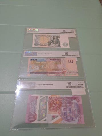 Monde. - 3 banknotes - all graded - various dates (Sans prix, Timbres & Monnaies, Billets de banque | Europe | Billets non-euro