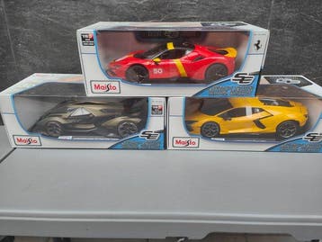 Maisto 1:18 - Model sportwagen (3) - Lamborghini Revuelto;