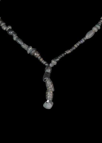 Oud-Romeins Zwart Glas Kralenketting (Zonder minimumprijs), Antiek en Kunst
