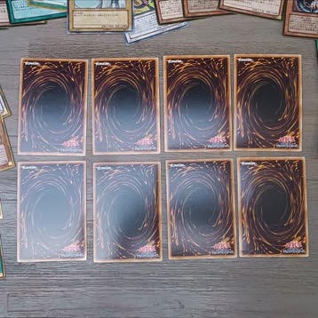 Konami - 25 Card - Yu-Gi-Oh! - 25 Yugioh cards