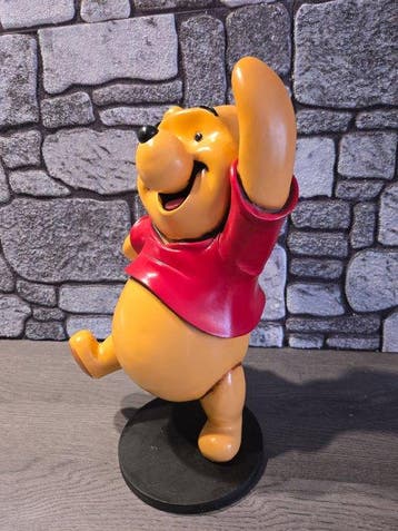 Winnie the Pooh Dancing in original box and new - 1 Figure, Verzamelen, Nieuw