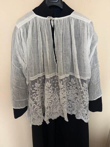 Surplis de prélat en dentelle dAlençon - Antique - Coton -