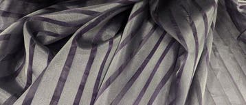 Tendaggio in Organza Lavorata – Effetto Barre verticale by