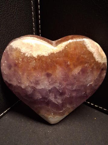Natural Amethyst Palmstone - heart shaped - with mexican aga, Verzenden