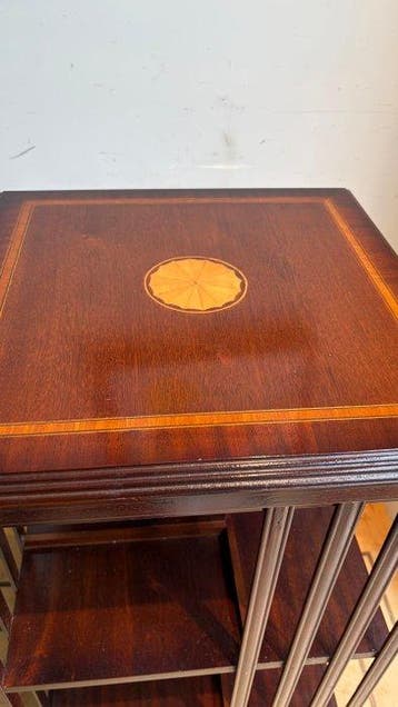 Boekenmolen - Table dappoint - Bois