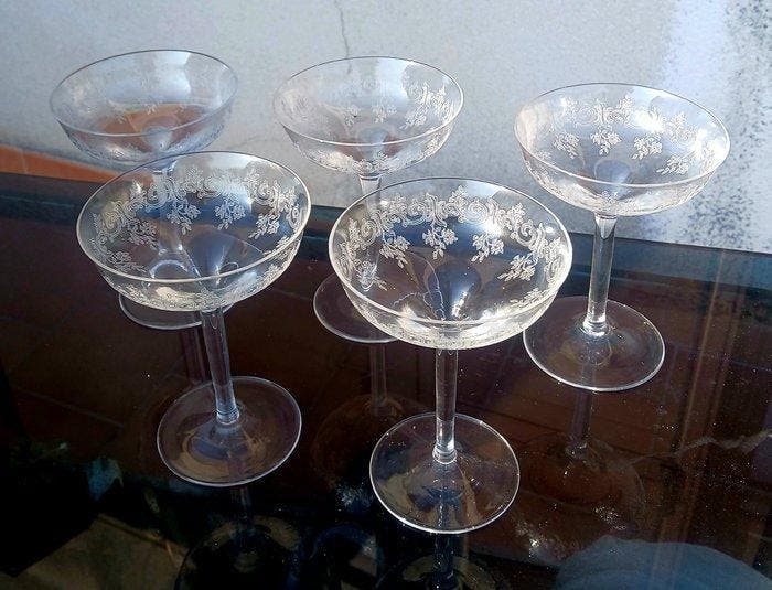 Baccarat - Champagneglas (5) - Sevigne - Cristallo baccarat, Antiquités & Art, Antiquités | Meubles | Tables