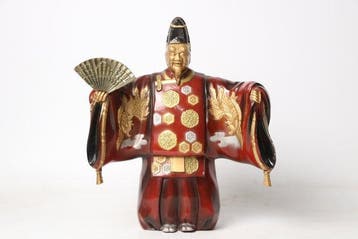 Knielende Noh-danser met waaier, feniks en wapenmantel -, Antiek en Kunst