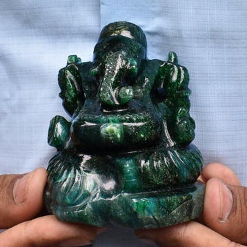 Beeld, No Reserve - Big Genuine Indian Jade Carved Lord
