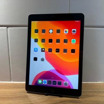 Apple iPad (5th Generation) 128GB Wifi - Mobiele telefoon, Nieuw
