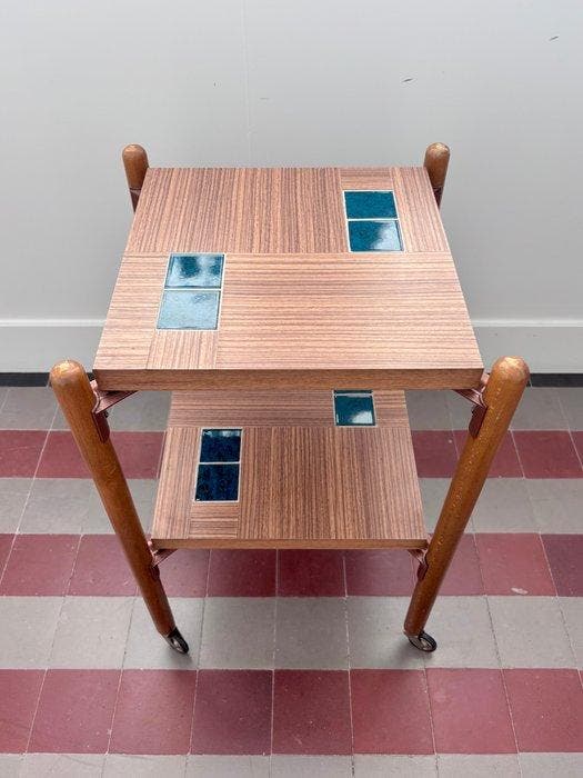 Bijzettafel - fineer - Een serveertrolley / bijzettafel, Antiek en Kunst, Kunst | Designobjecten