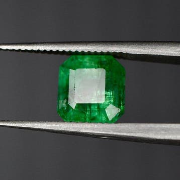 Groen Smaragd - 1.85 ct - International Gemological