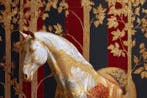 Yamila - Elegancia Ecuestre: Caballo Blanco